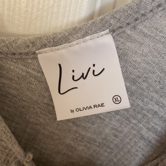 Grey Livi by Olivia Rae tank top - Picture 3 of 3
